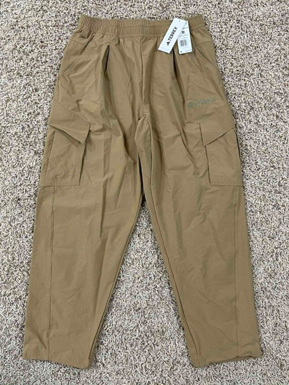 Adidas Men’s Terrex Xploric Hiking Cargo Pants Tan JM7424, Size Medium (New)